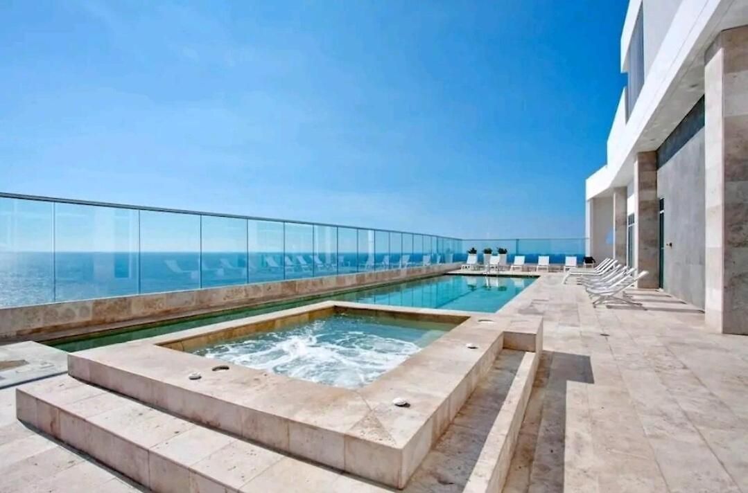 In Cartagena, Excellent Ocean Views Apartamento
